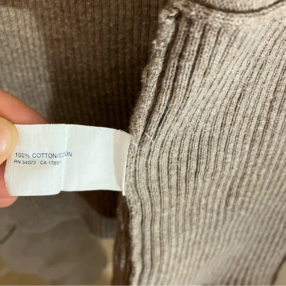 5/$20 Gap tan drape cardigan vest size small - Picture 5 of 9